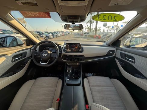 Certified 2023 Nissan Rogue SV image 15