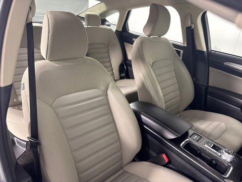 Used 2018 Ford Fusion S image 22