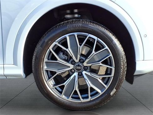 Used 2025 Audi Q5 Premium Plus w/ Premium Plus image 7