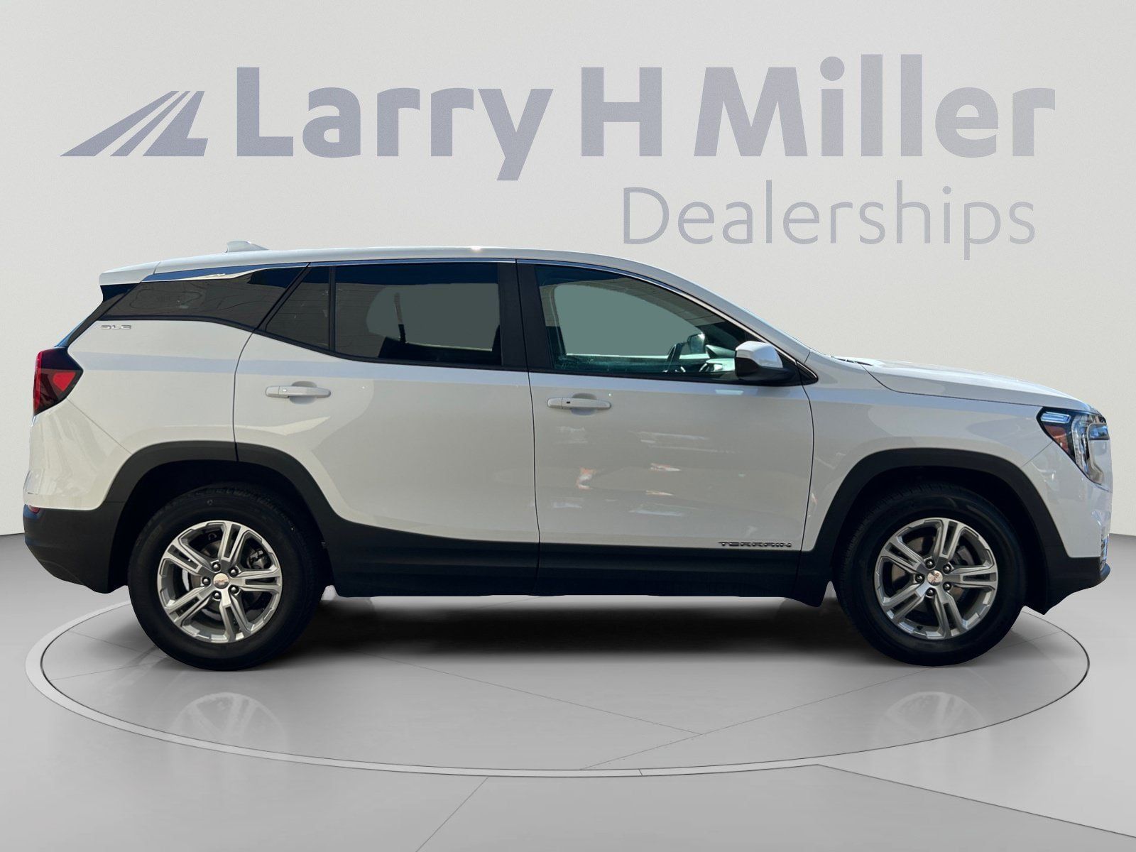 Used 2024 GMC Terrain SLE FWD image 7