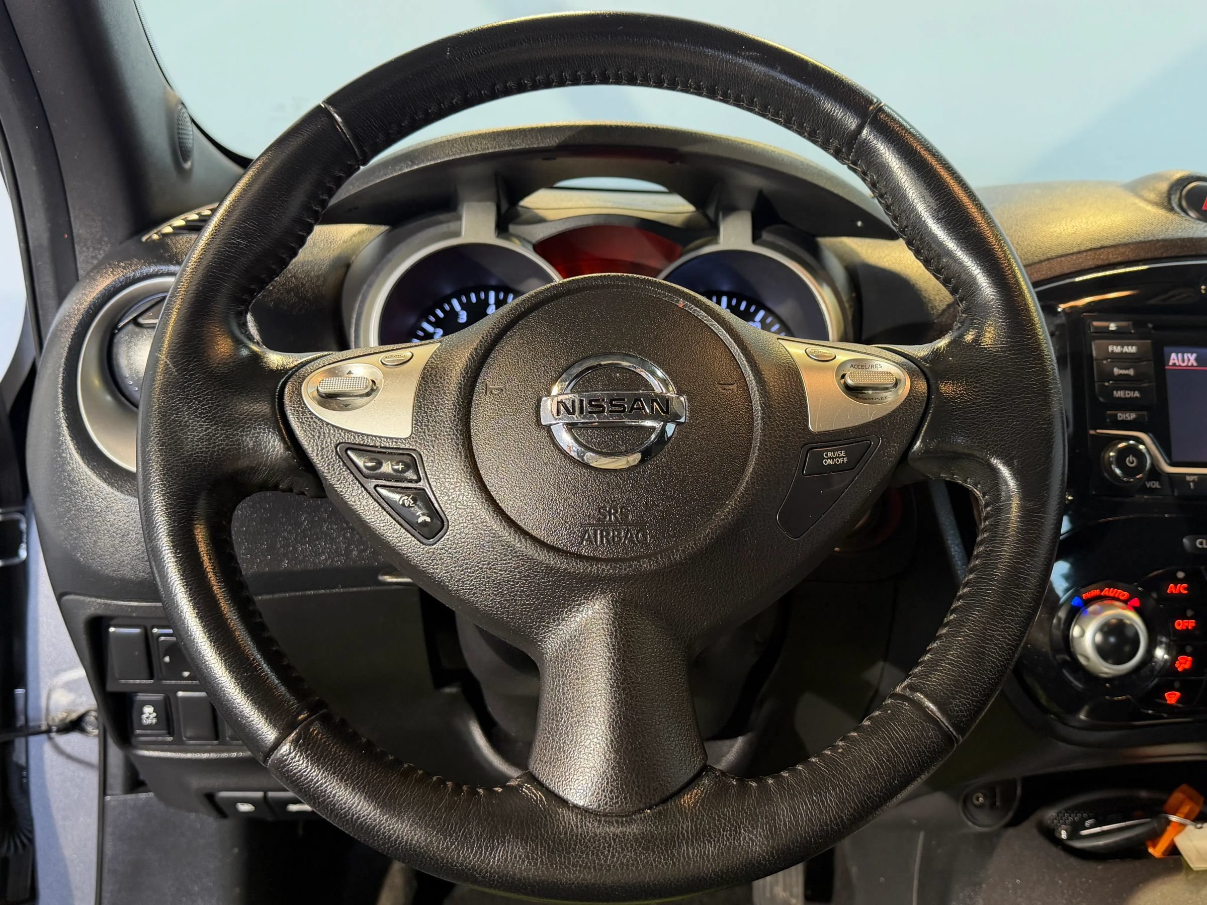 Used 2015 Nissan Juke SV FWD image 15