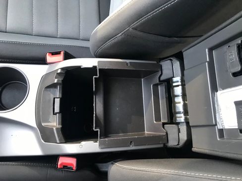 Used 2016 Ford Escape SE image 28