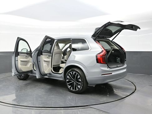 New 2026 Volvo XC90 T8 Ultra w/ Protection Package Premier AWD/4WD image 32