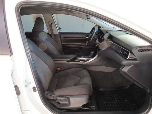 Used 2023 Toyota Camry LE FWD image 32