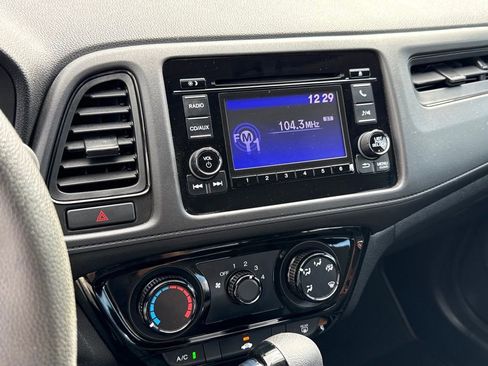 Used 2018 Honda HR-V LX image 22