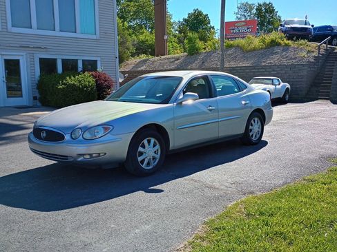 Used 2006 Buick LaCrosse CX FWD image 1