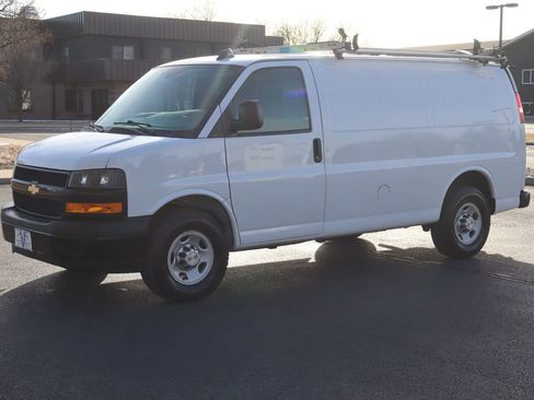 Used 2020 Chevrolet Express 2500 w/ Enhanced Convenience Package image 10