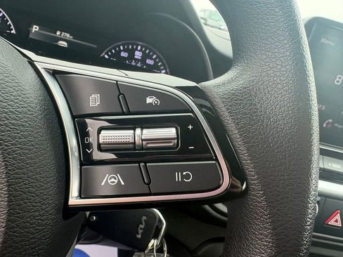 Used 2024 Kia Forte LXS w/ LXS Technology Package image 18