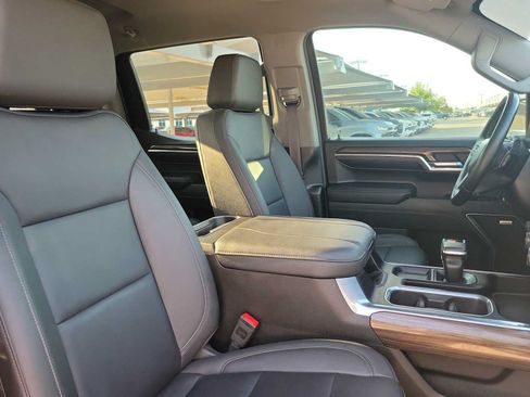 Used 2024 Chevrolet Silverado 1500 RST AWD/4WD image 18
