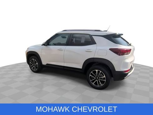 Certified 2025 Chevrolet TrailBlazer LT w/ Convenience Package AWD/4WD image 6