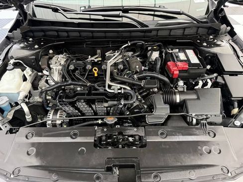 Used 2023 Nissan Altima 2.5 SL FWD image 8