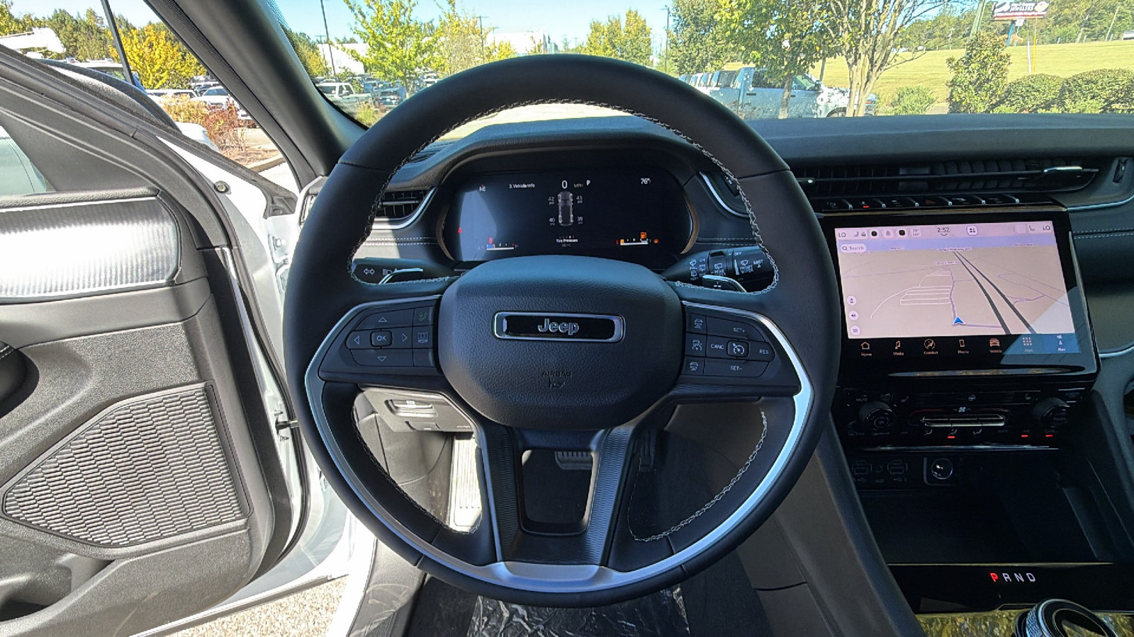New 2027 Jeep Grand Cherokee Laredo X AWD/4WD image 22