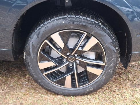 New 2026 Volvo XC60 B5 Plus w/ Protection Package Premier image 5