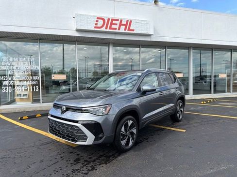 New 2026 Volkswagen Taos SE AWD/4WD image 1
