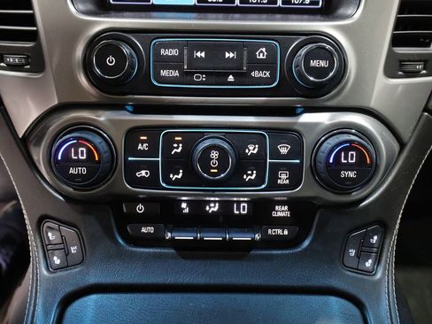 Used 2015 Chevrolet Suburban LTZ AWD/4WD image 35