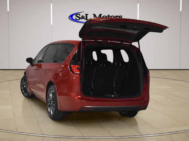 New 2026 Chrysler Pacifica Select FWD image 9