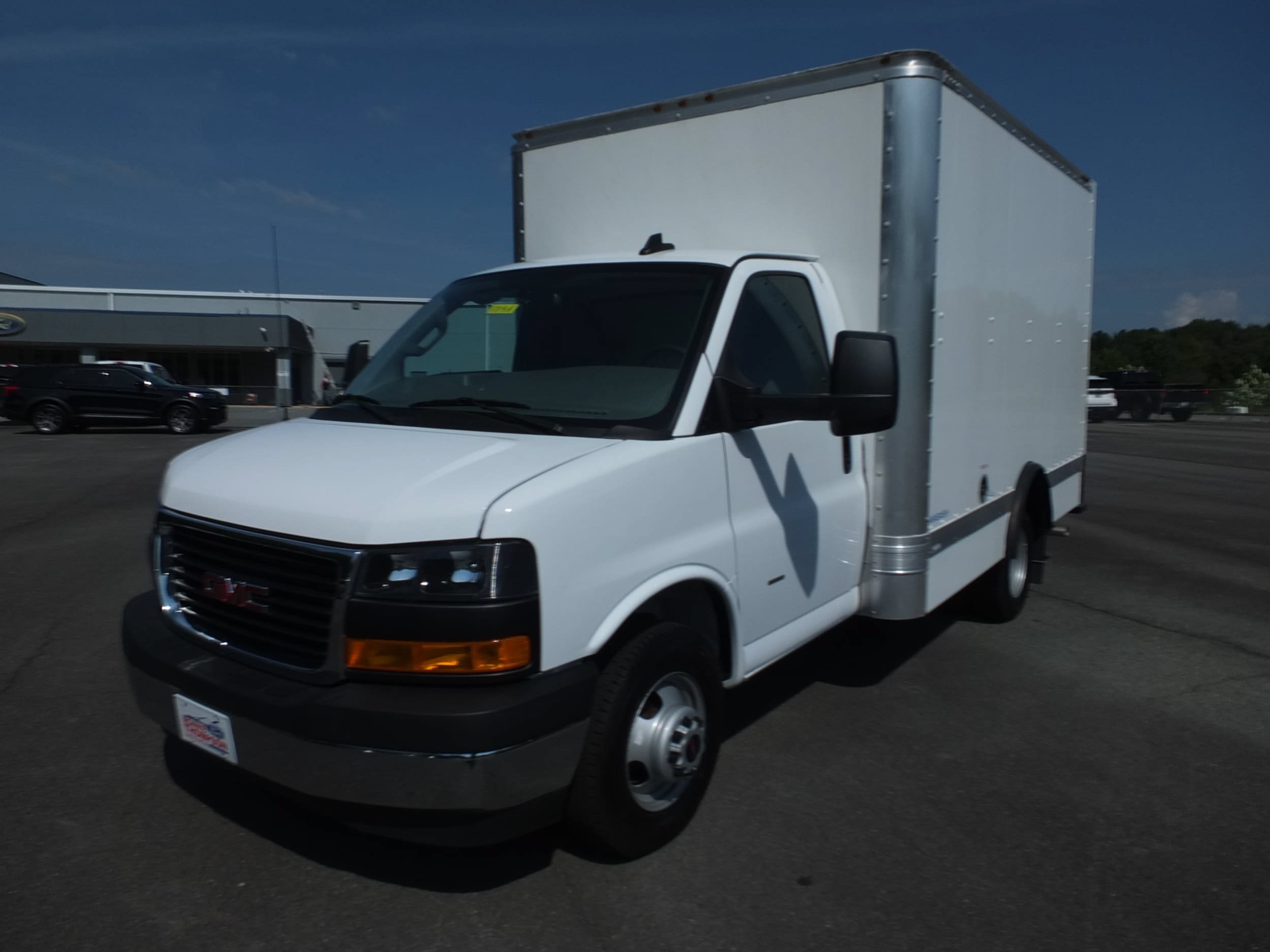 Used 2024 GMC Savana 3500 w/ Power Convenience Package RWD image 7