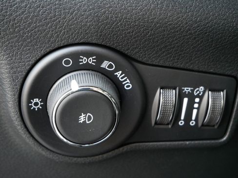 New 2026 Jeep Compass Limited image 14