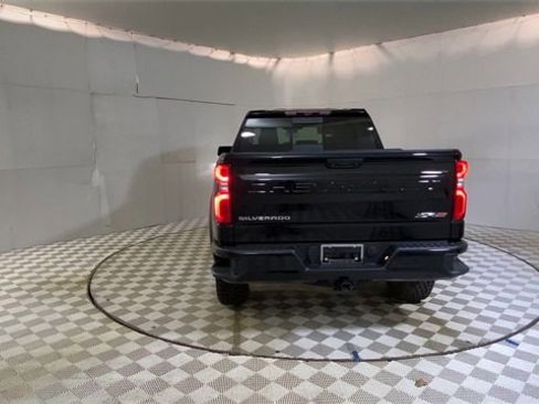 Used 2023 Chevrolet Silverado 1500 ZR2 w/ Technology Package image 7