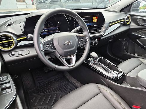 Certified 2026 Chevrolet Trax ACTIV FWD image 29