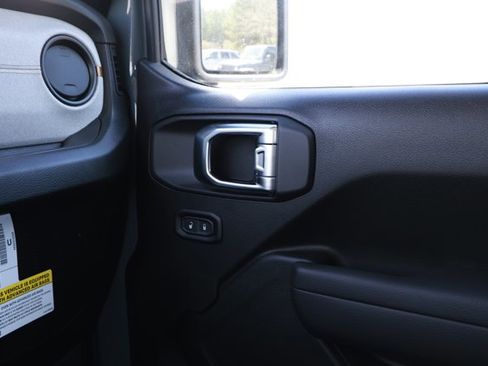 New 2026 Jeep Gladiator Sport image 25