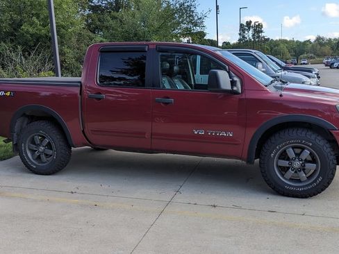 Used 2014 Nissan Titan PRO-4X AWD/4WD image 2