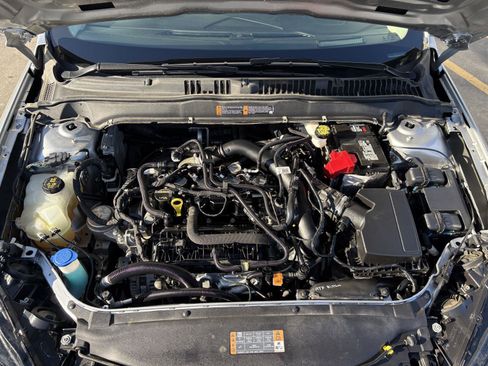 Used 2020 Ford Fusion SE image 25