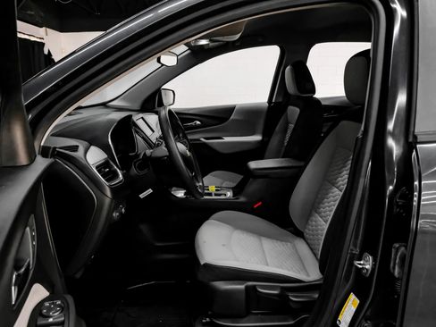 Used 2020 Chevrolet Equinox LS w/ LPO, Floor Liner Package FWD image 4
