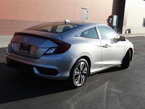 Used 2018 Honda Civic EX-T image 9
