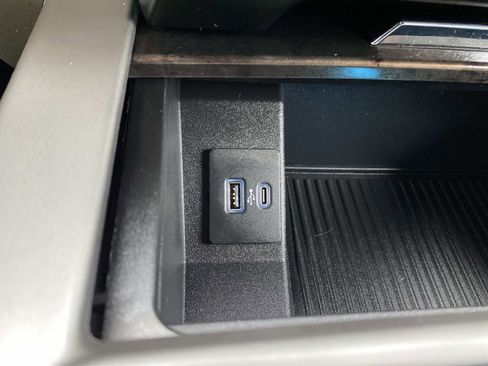 Used 2022 Ford F250 Lariat w/ Lariat Value Package image 19