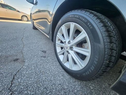 Used 2012 Toyota Camry XLE FWD image 24