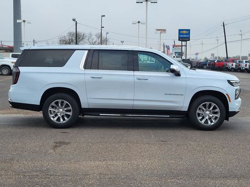 New 2026 Chevrolet Suburban Premier image 6