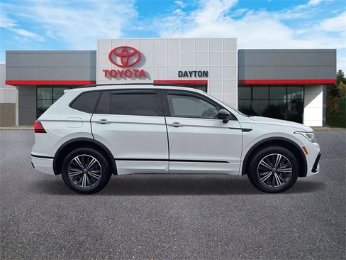 Used 2022 Volkswagen Tiguan SE R-Line image 6