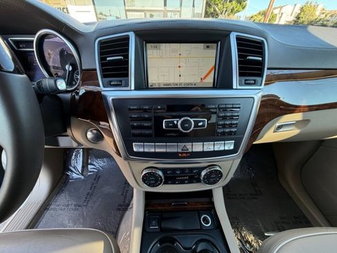 Used 2014 Mercedes-Benz GL 550 4MATIC image 14