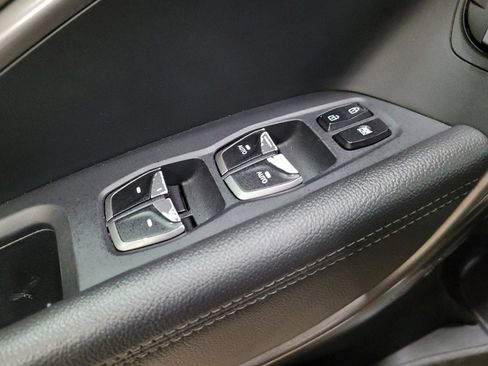 Used 2018 Hyundai Santa Fe SE image 27