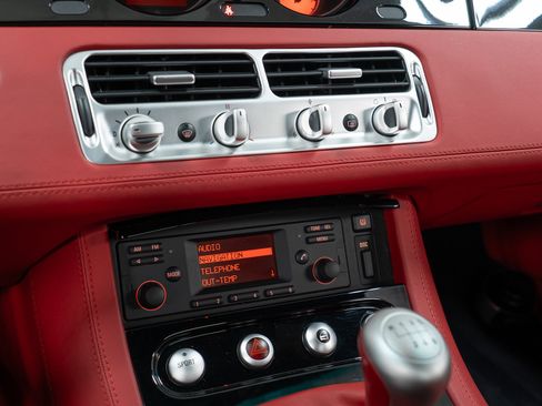 Used 2002 BMW Z8 RWD image 22