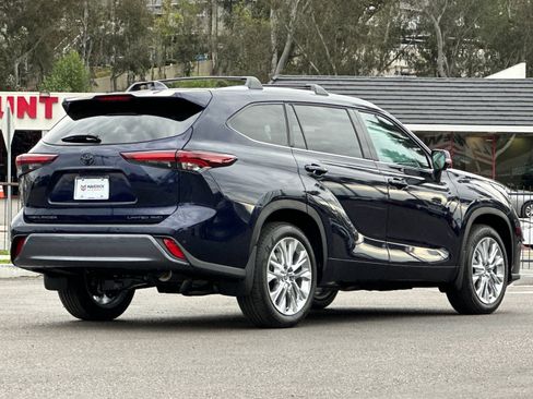 New 2026 Toyota Highlander Limited image 5