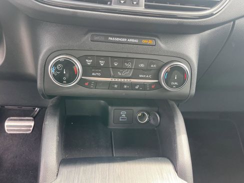 Used 2023 Ford Escape ST-Line AWD/4WD image 17