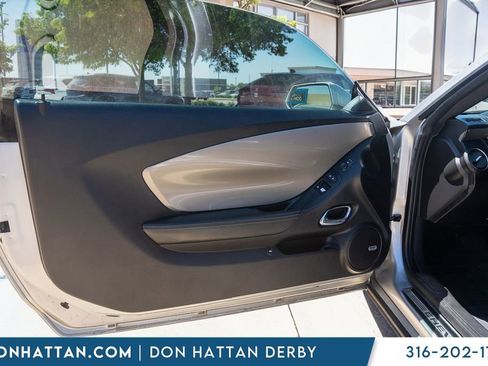 Used 2015 Chevrolet Camaro SS RWD image 15