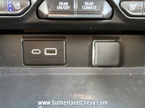 Used 2023 Chevrolet Tahoe Premier AWD/4WD image 38