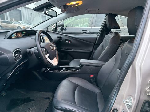 Used 2018 Toyota Prius Prime Advanced image 18