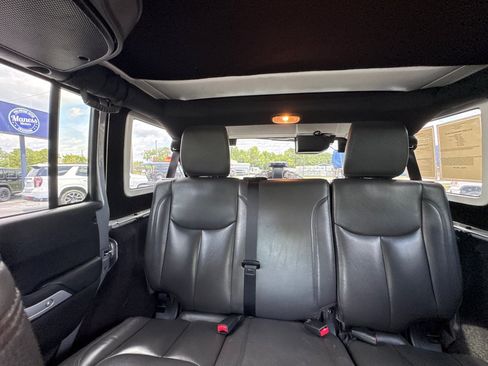 Used 2016 Jeep Wrangler Unlimited Rubicon w/ Connectivity Group AWD/4WD image 15