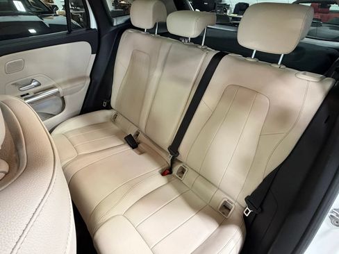 Used 2021 Mercedes-Benz GLA 250 4MATIC w/ Premium Package image 25