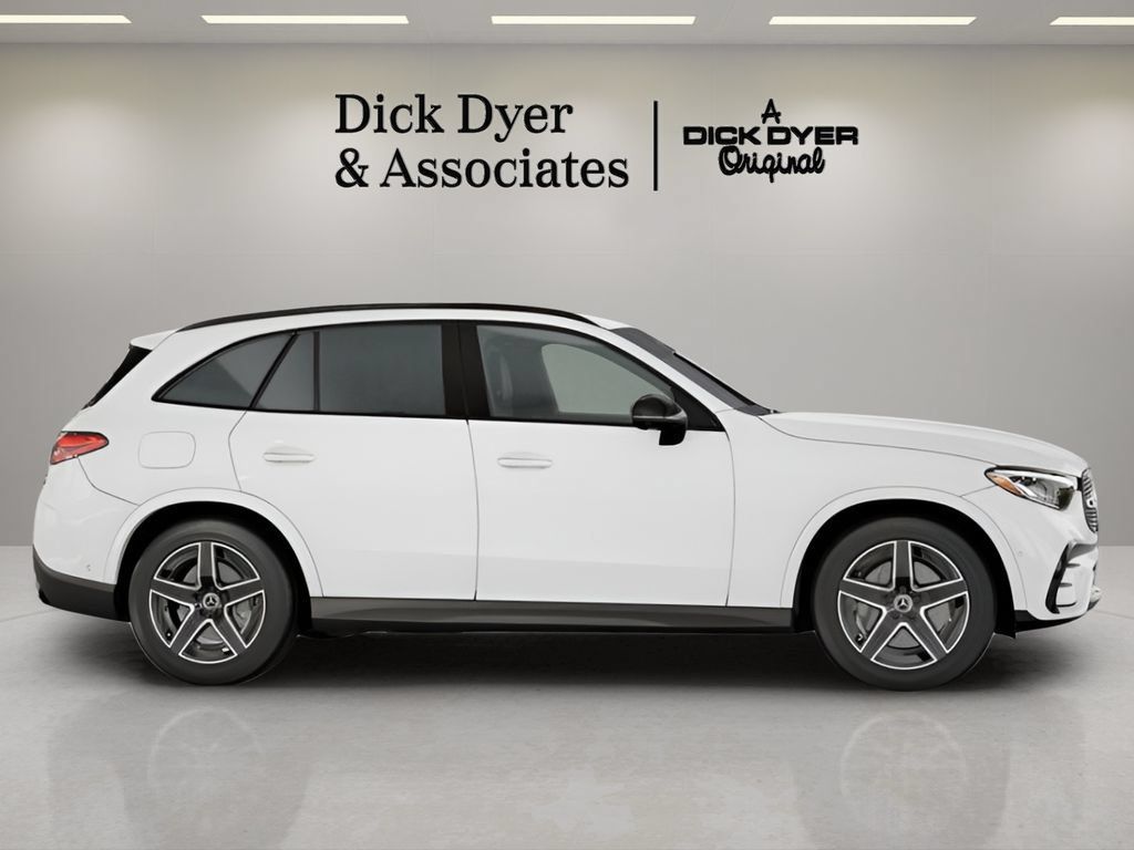 Used 2026 Mercedes-Benz GLC 300 image 7