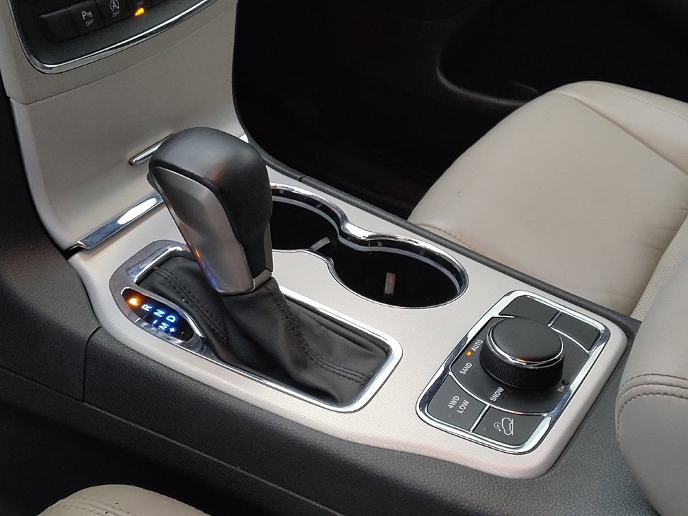 Used 2018 Jeep Grand Cherokee Limited AWD/4WD image 26