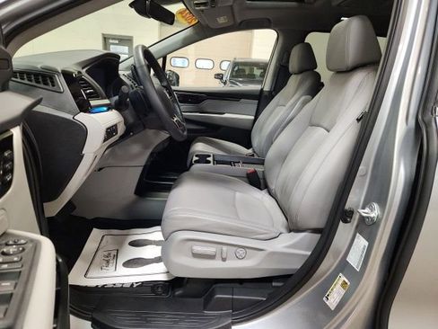 Used 2024 Honda Odyssey Touring image 12