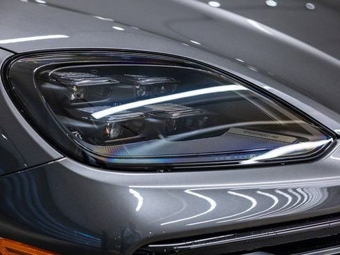New 2026 Porsche Cayenne Coupe AWD/4WD image 10