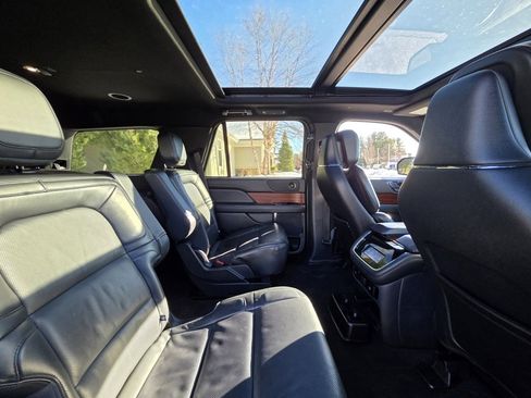 Used 2023 Lincoln Navigator Reserve image 29