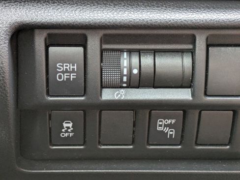 Used 2019 Subaru Crosstrek 2.0i Limited w/ Moonroof Package w/Navigation image 20