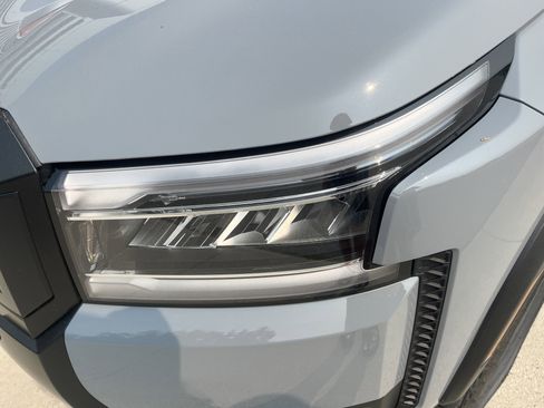 New 2025 Nissan Frontier PRO-4X image 14